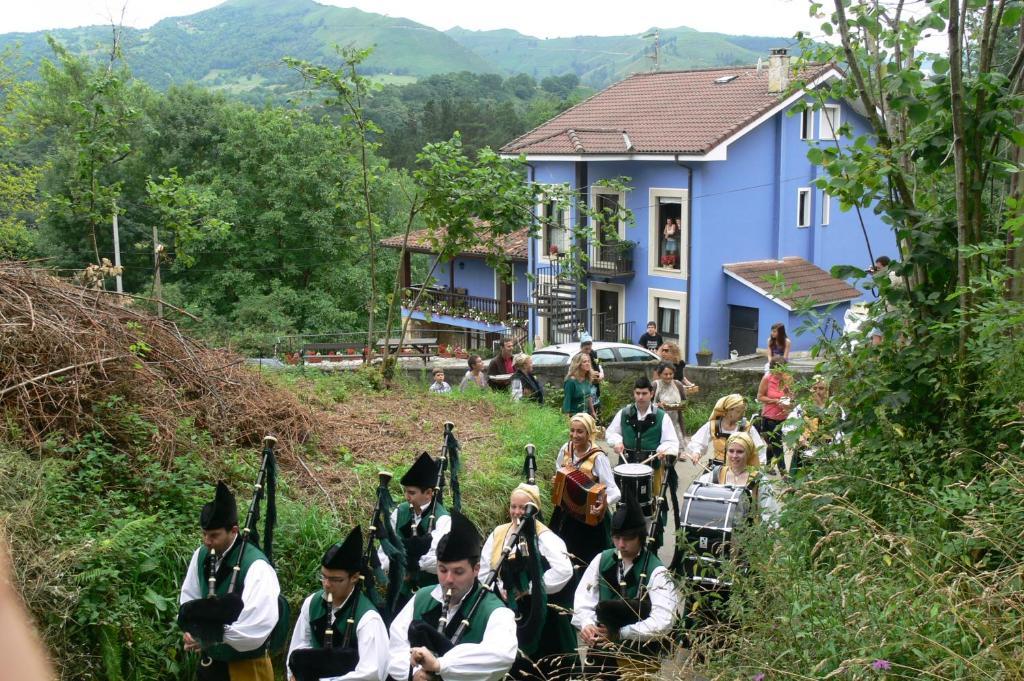 Готель La Casona De Cardes Кангас-де-Оніс Екстер'єр фото